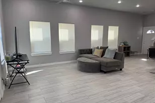 215 S 7 Th Street S, Beasley, TX 77417 - Photo 4