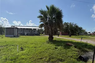 1021 17th St, San Leon, TX 77539 - Photo 1