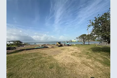 1021 17th Street, San Leon, TX 77539 - Photo 6