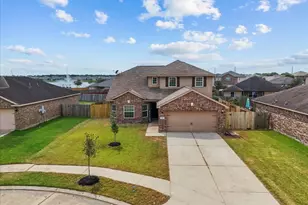 9458 Grand Spark Dr, Rosharon, TX 77583 - Photo 2