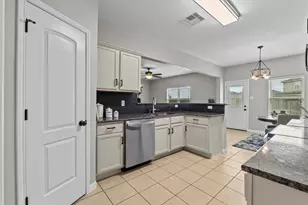 9458 Grand Spark Dr, Rosharon, TX 77583 - Photo 12