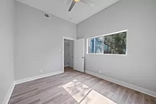 805 10th St, Galveston, TX 77550 - Photo 6