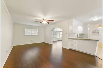 10515 Eddystone Drive, Houston, TX 77043 - Photo 8