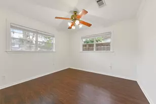 10515 Eddystone Dr, Houston, TX 77043 - Photo 18