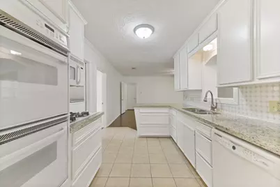 10515 Eddystone Drive, Houston, TX 77043 - Photo 12