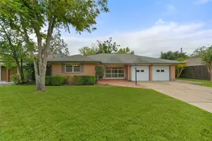 10515 Eddystone Dr, Houston, TX 77043 - Photo 2