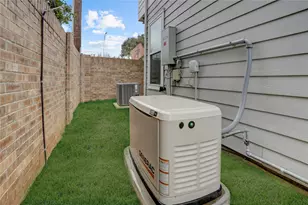 2510 Zemmer Ln, Houston, TX 77008 - Photo 30