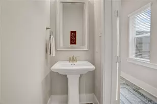 2510 Zemmer Ln, Houston, TX 77008 - Photo 14