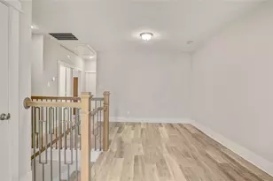 2510 Zemmer Ln, Houston, TX 77008 - Photo 16