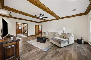 3811 Trappers Forest Dr, Houston, TX 77088 - Photo 6