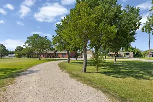 4601 Kendall Rd, Baytown, TX 77523 - Photo 2