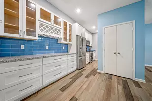 7095 N Holiday Dr, Galveston, TX 77550 - Photo 6