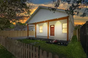 815 Wilkes St, Houston, TX 77009 - Photo 2