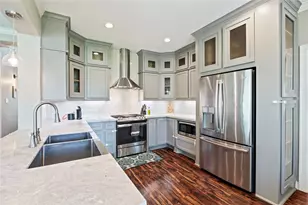 12216 Pine Ln, Dickinson, TX 77539 - Photo 10