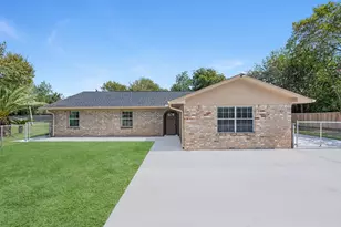 17435 Wells Dr, Pearland, TX 77584 - Photo 1