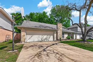 10610 Wayward Wind Ln, Houston, TX 77064 - Photo 2