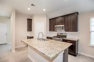 8215 Oakleaf Meadow Ct, Rosharon, TX 77583 - Photo 8