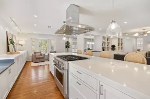 875 Glenchester Dr, Houston, TX 77079 - Photo 10