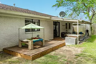 621 Southside Dr, Angleton, TX 77515 - Photo 22
