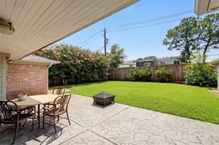 10735 Cedar Creek Dr, Houston, TX 77042 - Photo 28