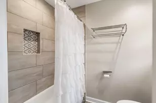 10735 Cedar Creek Dr, Houston, TX 77042 - Photo 24