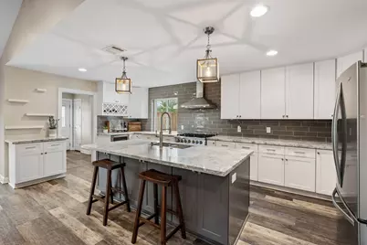 10735 Cedar Creek Drive, Houston, TX 77042 - Photo 6