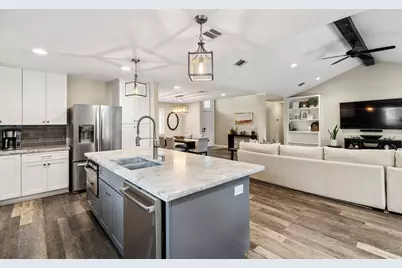 10735 Cedar Creek Drive, Houston, TX 77042 - Photo 8