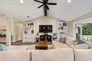 10735 Cedar Creek Dr, Houston, TX 77042 - Photo 14