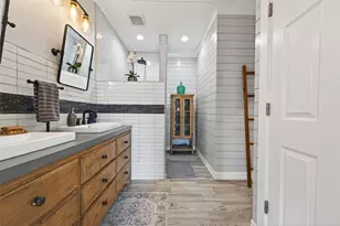 6211 Grovewood Ln, Houston, TX 77008 - Photo 30