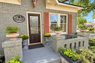 415 N Ave D, Humble, TX 77338 - Photo 2