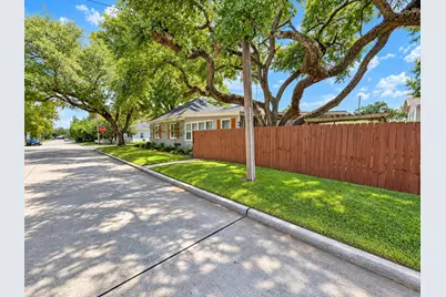 415 N Avenue D, Humble, TX 77338 - Photo 28