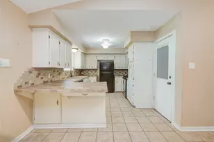 433 Southern Oaks Dr, Lake Jackson, TX 77566 - Photo 10