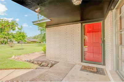 433 Southern Oaks Drive, Lake Jackson, TX 77566 - Photo 4