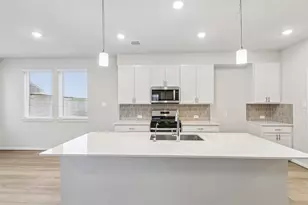 2168 Blue Heron Dr, Kemah, TX 77565 - Photo 1
