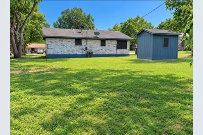 316 Johnson St, Brenham, TX 77833 - Photo 12