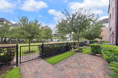 9634 Kings Cross Station, Houston, TX 77045 - Photo 2