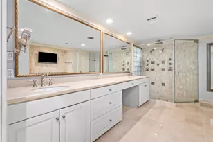 2105 Del Monte Dr, Houston, TX 77019 - Photo 20