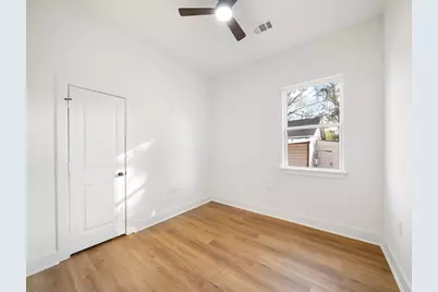 3907 Falls Street, Houston, TX 77026 - Photo 8