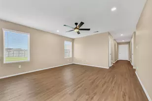 521 Maple Bnd Ln, La Marque, TX 77568 - Photo 12