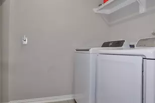 107 Frst Bnd Ct, Clute, TX 77531 - Photo 16