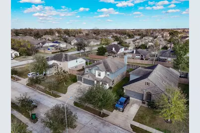 107 Forest Bend Court, Clute, TX 77531 - Photo 40