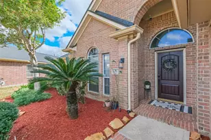 10010 Forest Spring Ln, Pearland, TX 77584 - Photo 4