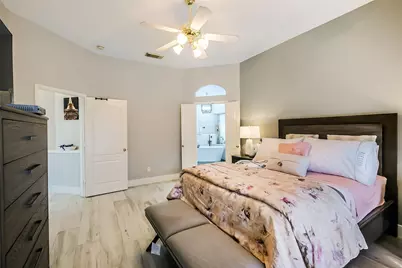 10010 Forest Spring Lane, Pearland, TX 77584 - Photo 32