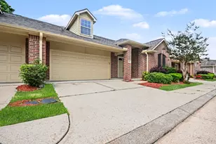 1531 Village Townhome Dr, Pasadena, TX 77504 - Photo 4
