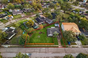 6103 W 43rd St, Houston, TX 77092 - Photo 2