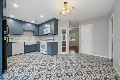 6103 W 43rd Street, Houston, TX 77092 - Photo 4