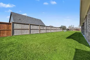 7 Keystone Ct, Angleton, TX 77515 - Photo 28