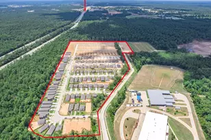 504 Kinglet Dr, Willis, TX 77378 - Photo 10