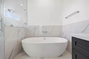 1110 Peden St, Houston, TX 77006 - Photo 18