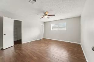 10210 Sagerock Dr, Houston, TX 77089 - Photo 16